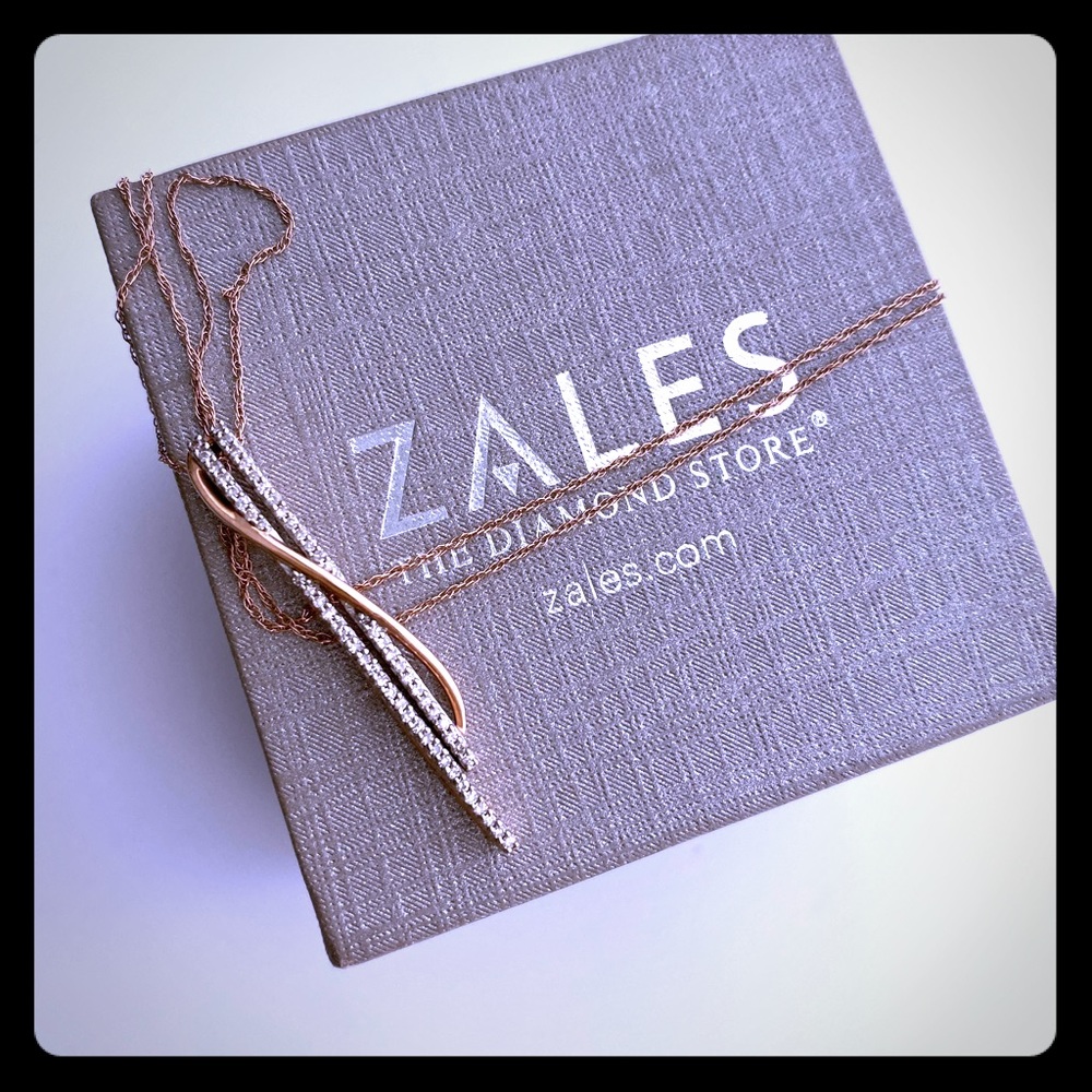 🚫SOLD🚫 ZALES 10K rose gold and diamond necklace